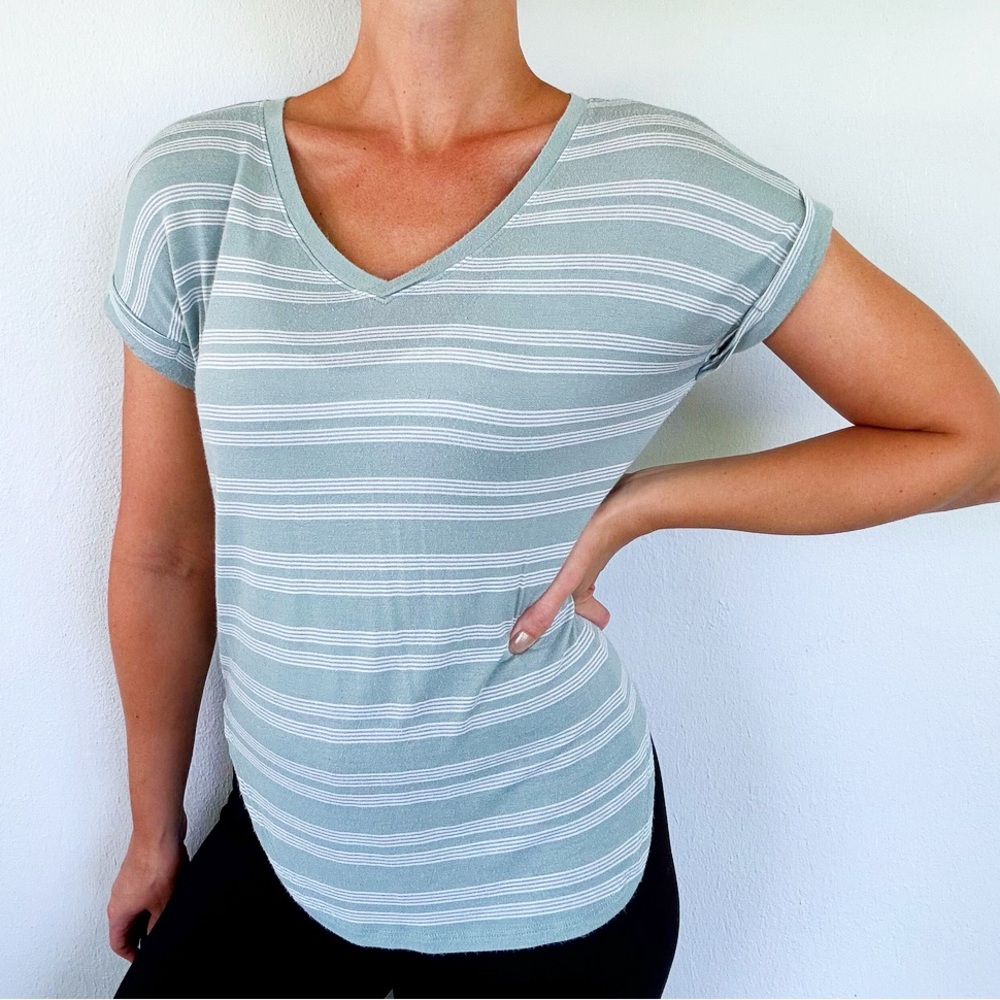 Pink Rose mint green striped tee size small